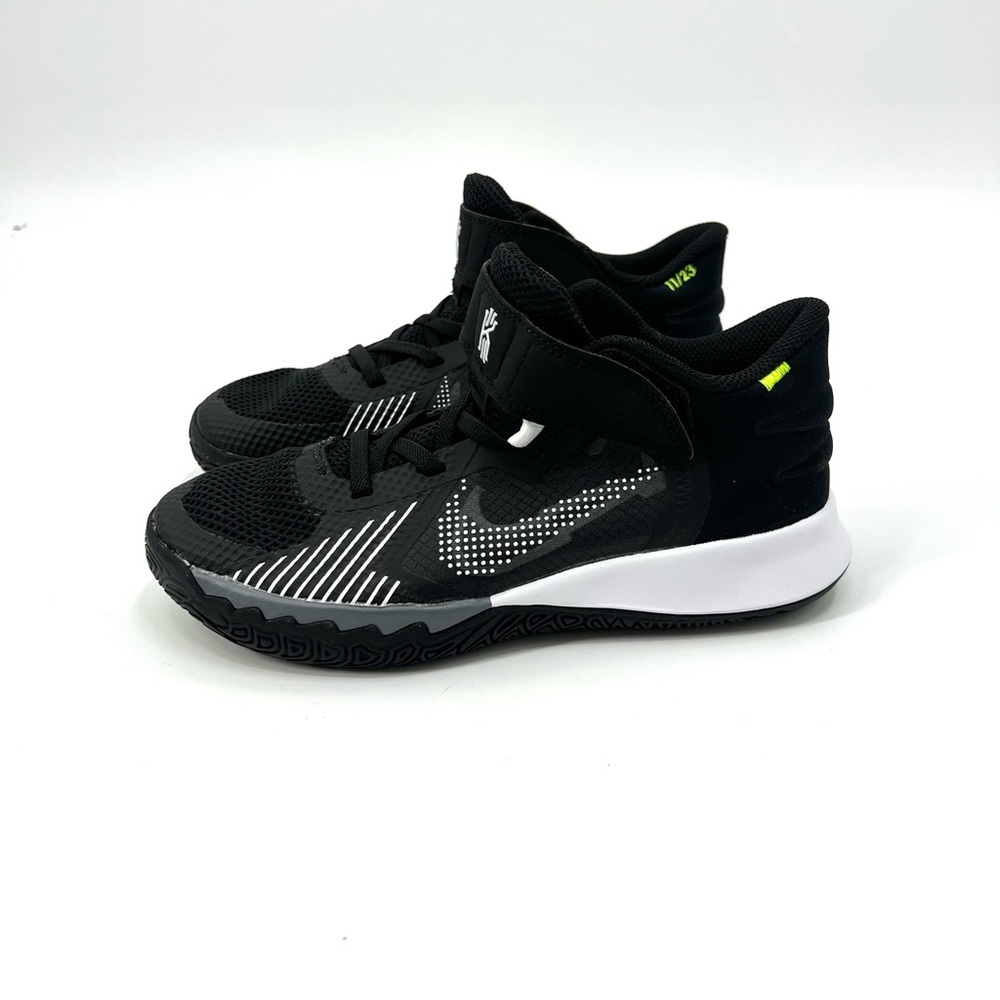 Kyrie Flytrap V (PS) ‘Black/White Anthracite’ Boy’s Size 13C